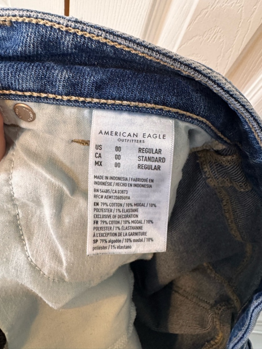 American Eagle Dark Blue Distressed Stretched Jeans Size 00 Regular - Picture 10 of 12